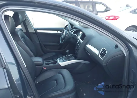 2010 Audi A4 2.0T Premium z USA, uszkodzony, nr VIN WAUDFAFL0AN014148